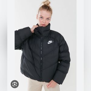 Cropped Nike Puffer Jacket